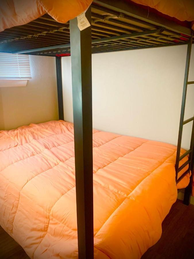 The Doze Off Hostel Houston Bagian luar foto